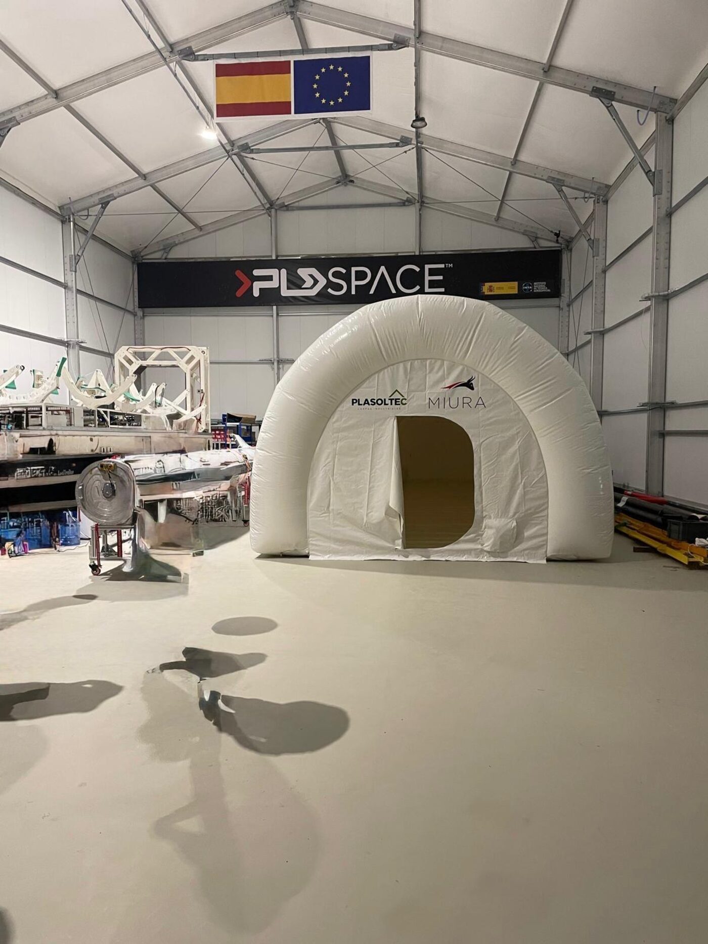 Carpas industriales a medida en Huelva para protección cohete espacial aeronáutico Mazagón