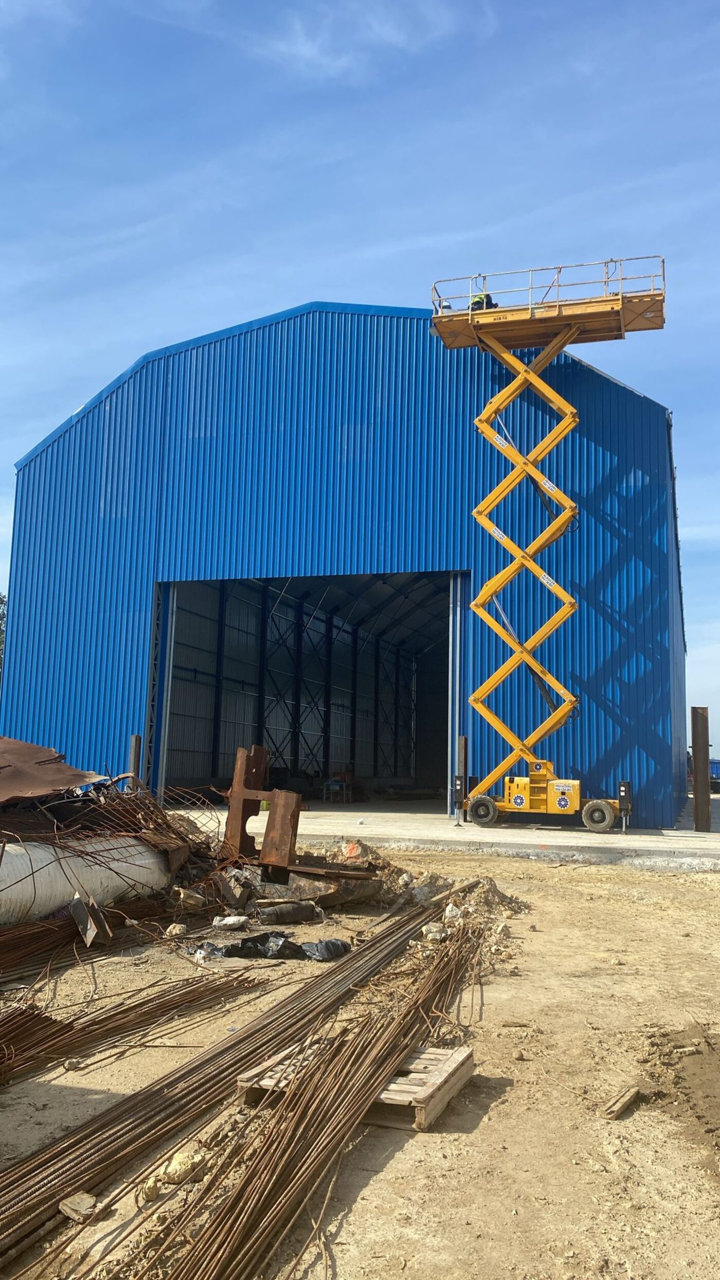 Interior hangar industrial provisional gran altura GWD