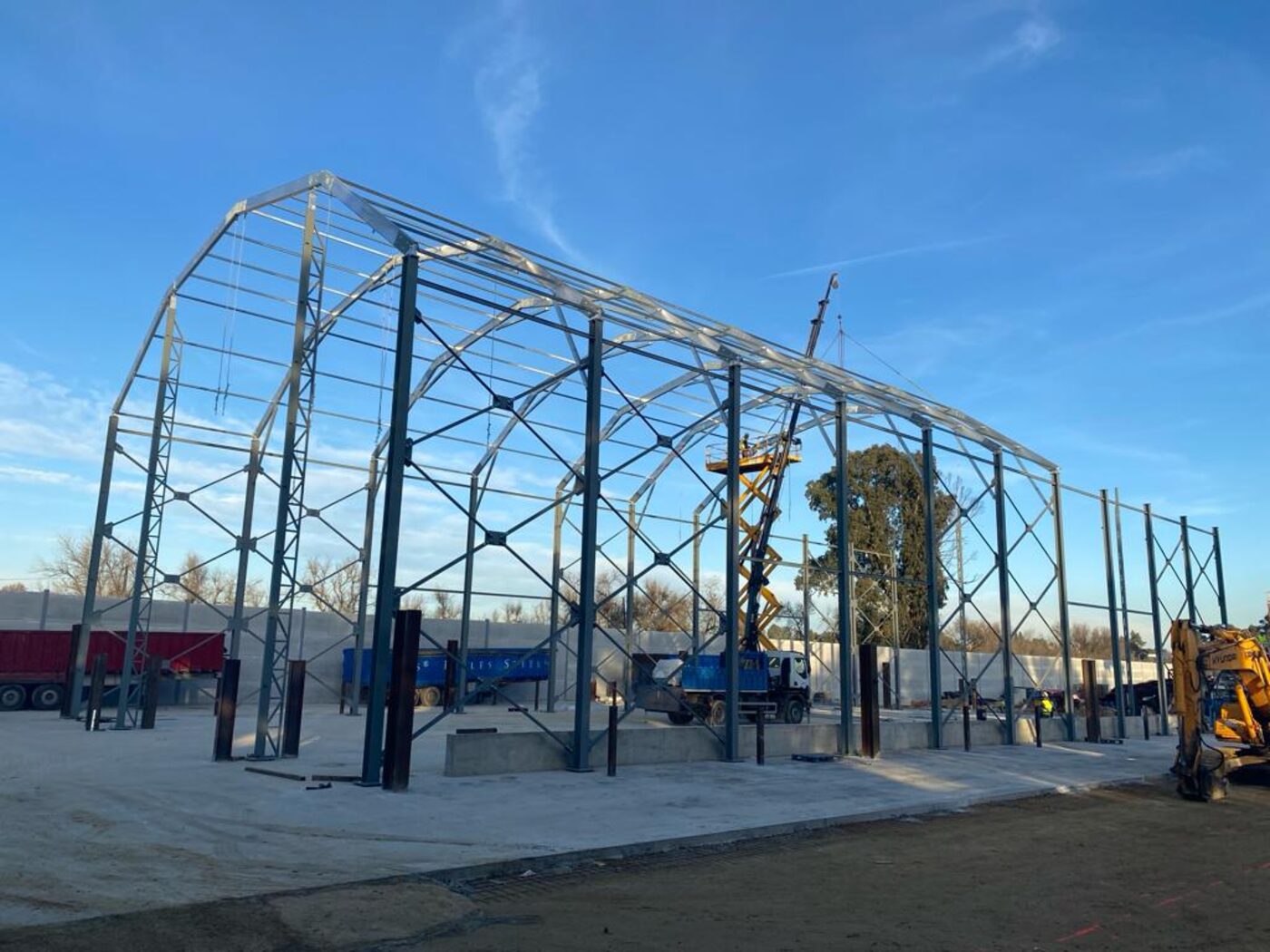 Instalación carpas industriales a medida siderurgia reciclaje Sevilla