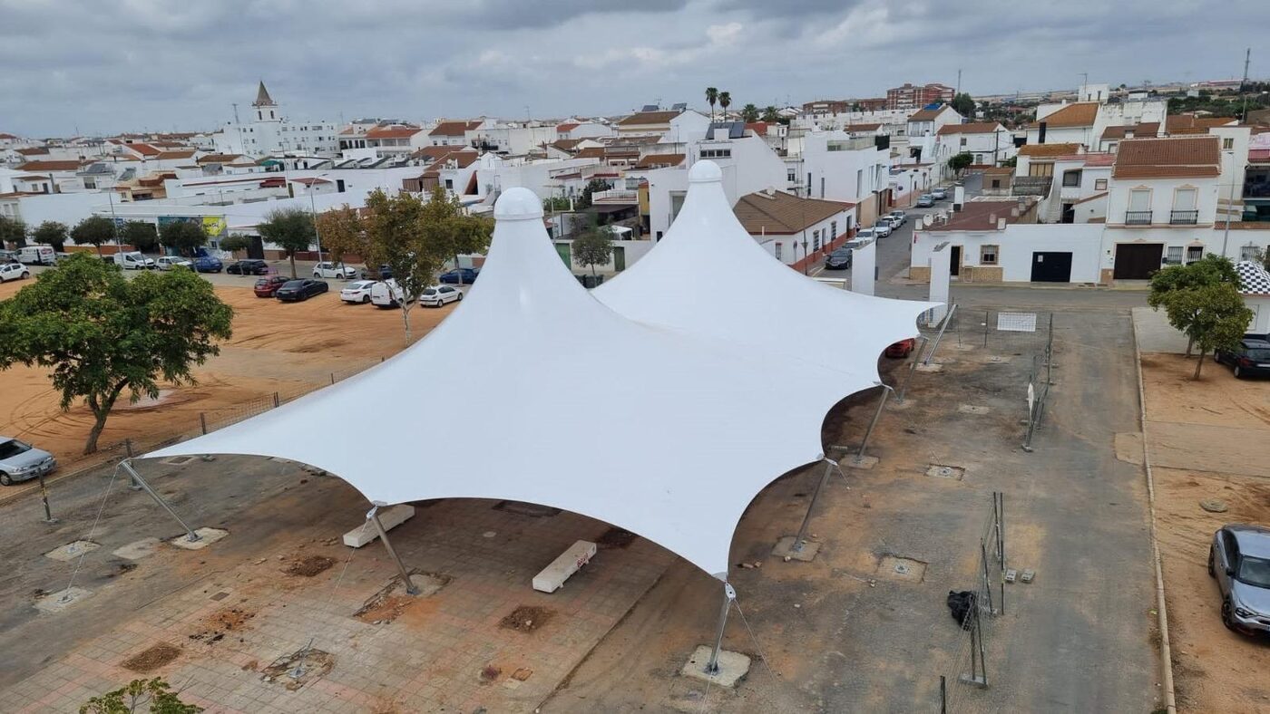 Estructura sombreado parking gran superficie industrial